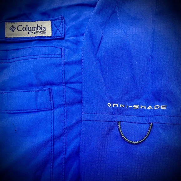 Columbia Blue Casual Button Down Shirt. Size L. Like New! - Picture 2 of 3